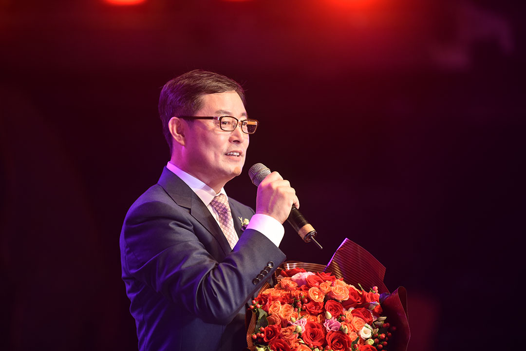 新生活集團_新生活化妝品_根深葉茂 圳古爍今_2019 深圳